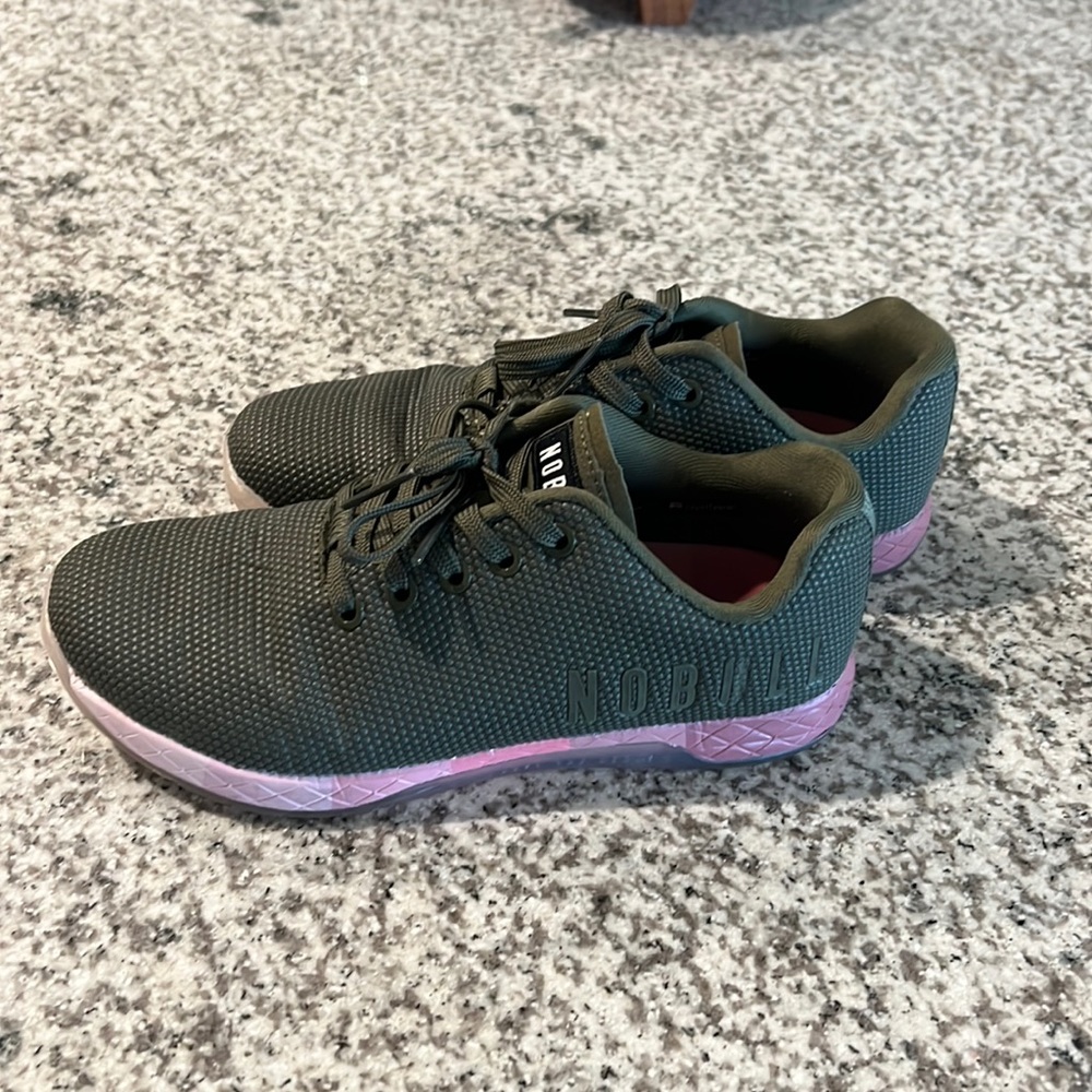 Nobull Trainers Army Green Pink